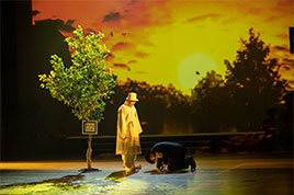 극단 십년후 공연 모습