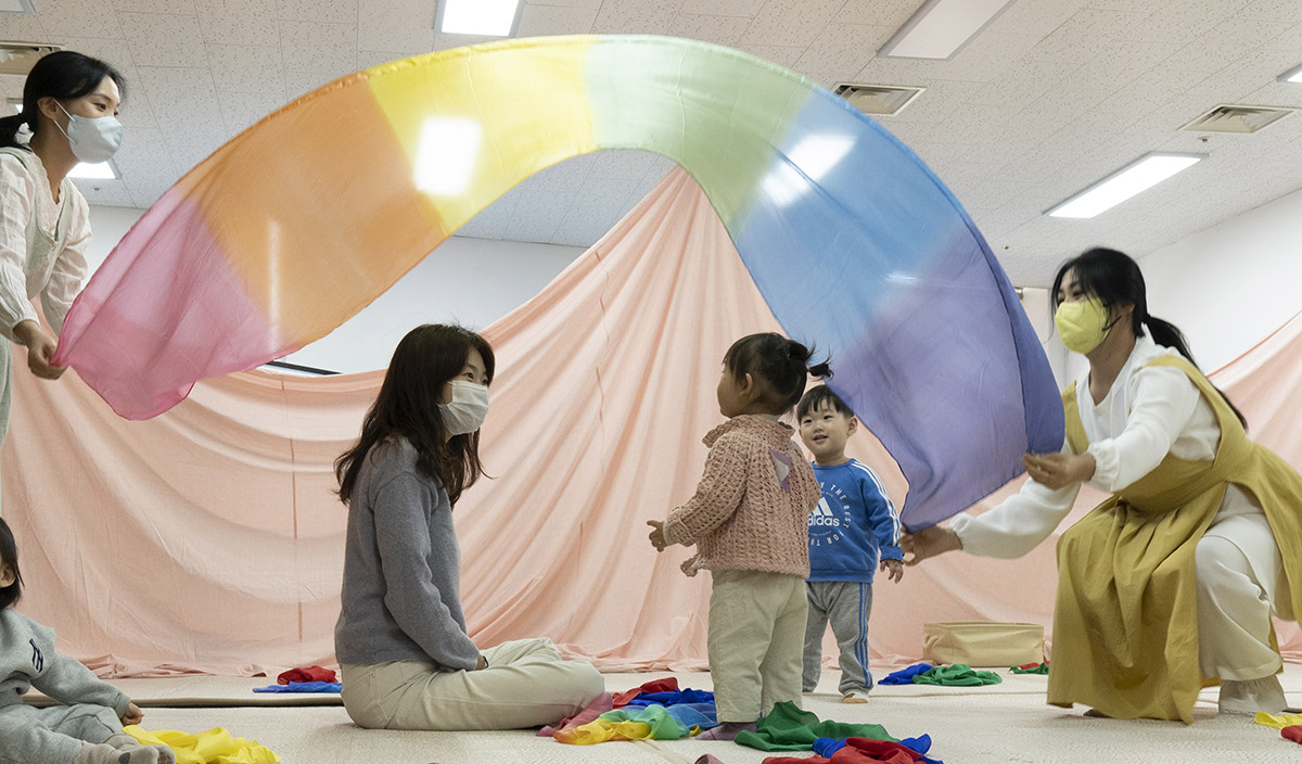 영아문화예술교육 시작연구소 ‘배안에서’