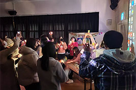 폭우를 뚫고 나타난 맑은 눈의 아이들